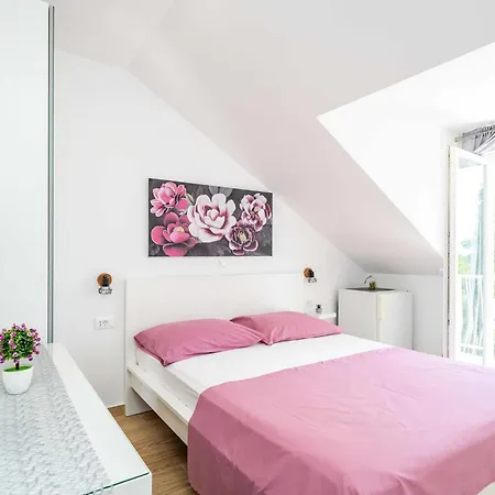 & Papa Apartament *
