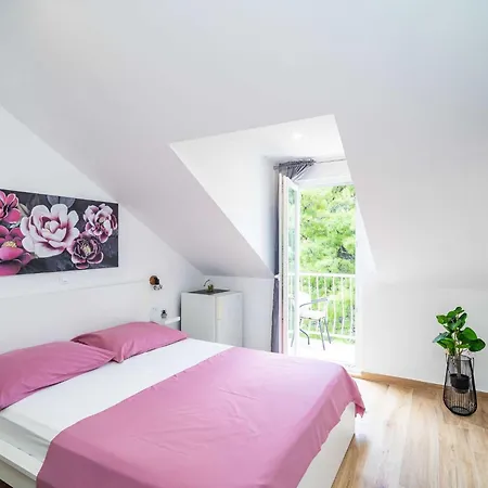 & Papa Apartment